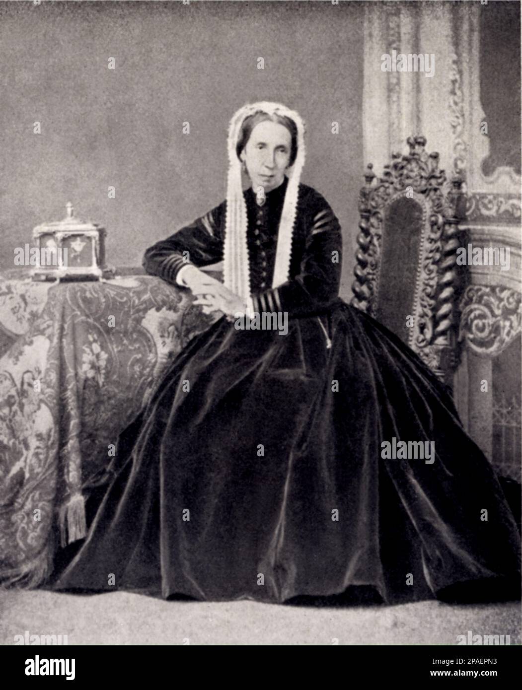 1895 ca , Roma , ITALIA : la principessa italiana MARIA IPPOLITA (Mariettina) BONCOMPAGNI-LUDOVISI , sposata con il principe Mario Duca di MASSIMO di RIGNANO . Questa principessa era figlia del principe Luigi Boncompagni-Ludovisi (1767-1841) e della principessa Maddalena Odescalchi - Nobiltà italiana - nobiltà - ritrato - ritratto - BONCOMPAGNI LUDOVISI - cuffia ---- ARCHIVIO GBB Foto Stock