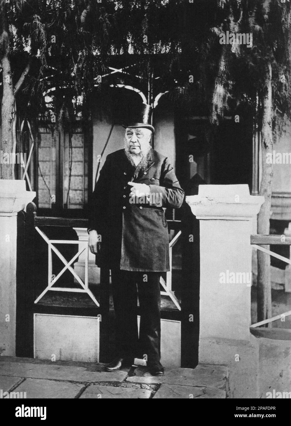 1900 ca : il politico boeriano Sthephanus Johannes Paulus KRUGER ( Oom Paul - Colesberg 1825 - Clarens 1904 ) , meglio conosciuto come Paul Kruger e affettuosamente conosciuto come Oom Paul (Afrikaans per 'zio Paul') È stato un leader di resistenza Boer contro il governo britannico e presidente della Repubblica Transvaal in Sud Africa - POLITICO - POLITICA - POLITICA - SUD AFRICA - foto storiche - foto storica - ritratto - ritratto - barba - uomo anziano - cappello - cappello a cilindro ---- ARCHIVIO GBB Foto Stock