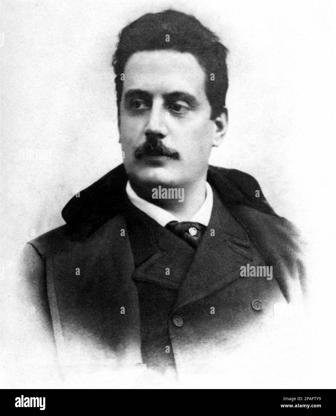 Il celebre compositore italiano GIACOMO PUCCINI 1858 - 1924 ) - OPERA LIRICA - COMPOSITORE - MUSICA - ritratto - ritratto - baffi - baffi - CLASSICA - CLASSICA - CLASSICA - COMPOSITORE Lirico - ritratto - ritratto - cappotto - cravatta - colletto - colletto - MUSICALE - MUSICA ---- ARCHIVIO GBB Foto Stock