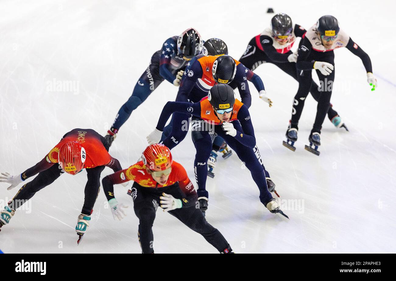 SEOUL - Jens van 't Wout (davanti) e Teun Boer in azione nella semifinale 2000m Mixed Relay durante i campionati di skating a corto circuito in Corea del Sud. ANP IRIS VAN DEN BROEK netherlands OUT - belgium OUT Credit: ANP/Alamy Live News Foto Stock
