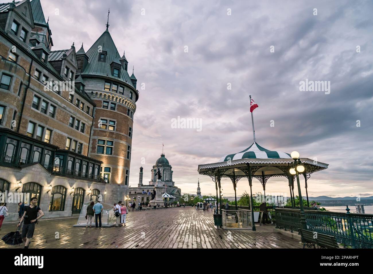 Il castello di Frontenac visto dalla passeggiata governatori, Quebec City, Canada Foto Stock