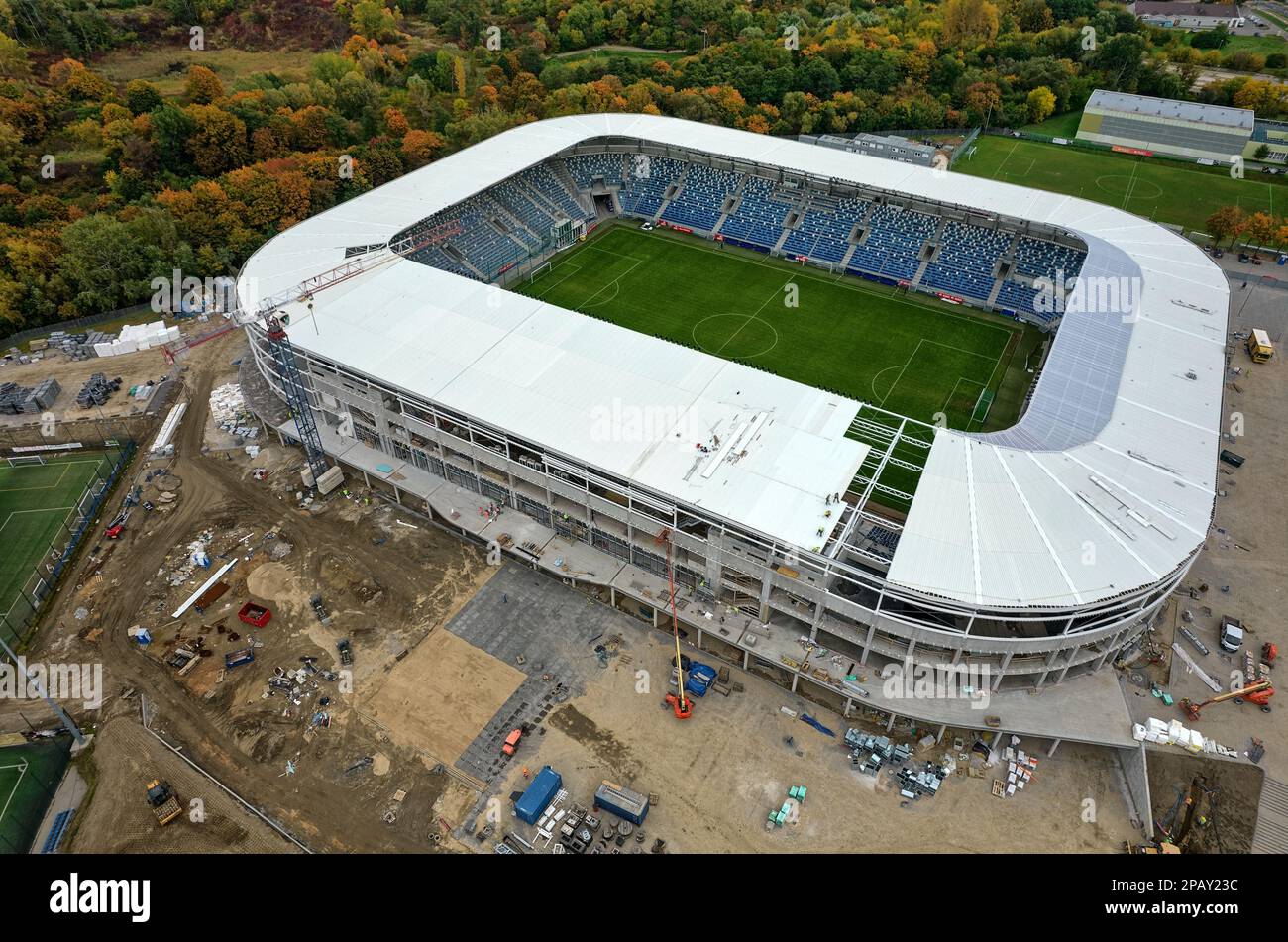 lavori di costruzione e finitura allo stadio di calcio di plock, polonia Foto Stock