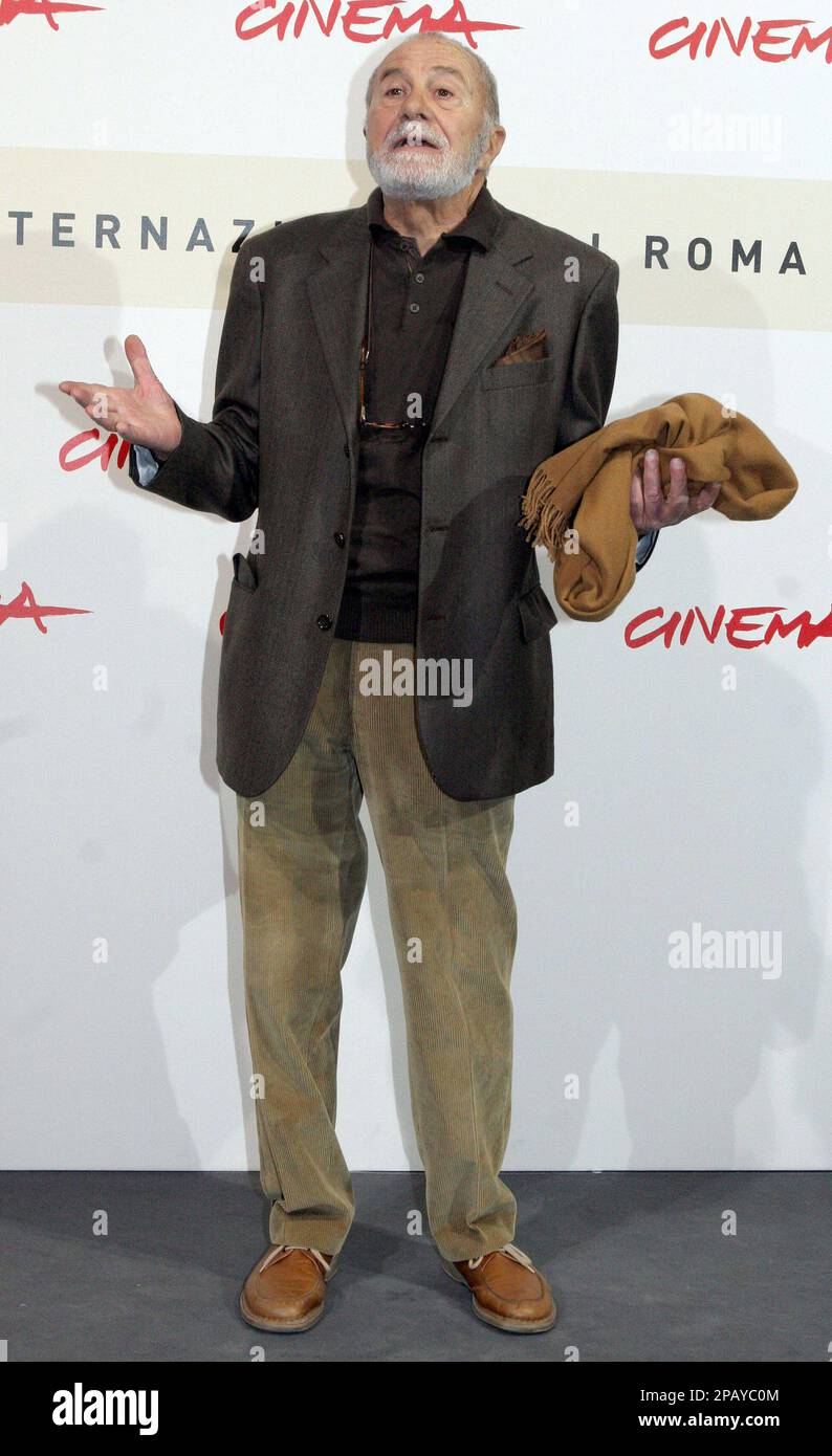 Vanni Materassi poses on the occasion of the screening of the film "L'uomo  Privato" (A Private Man) at the Rome Film festival, Wednesday, Oct. 24,  2007. (AP Photo/Sandro Pace Foto stock -