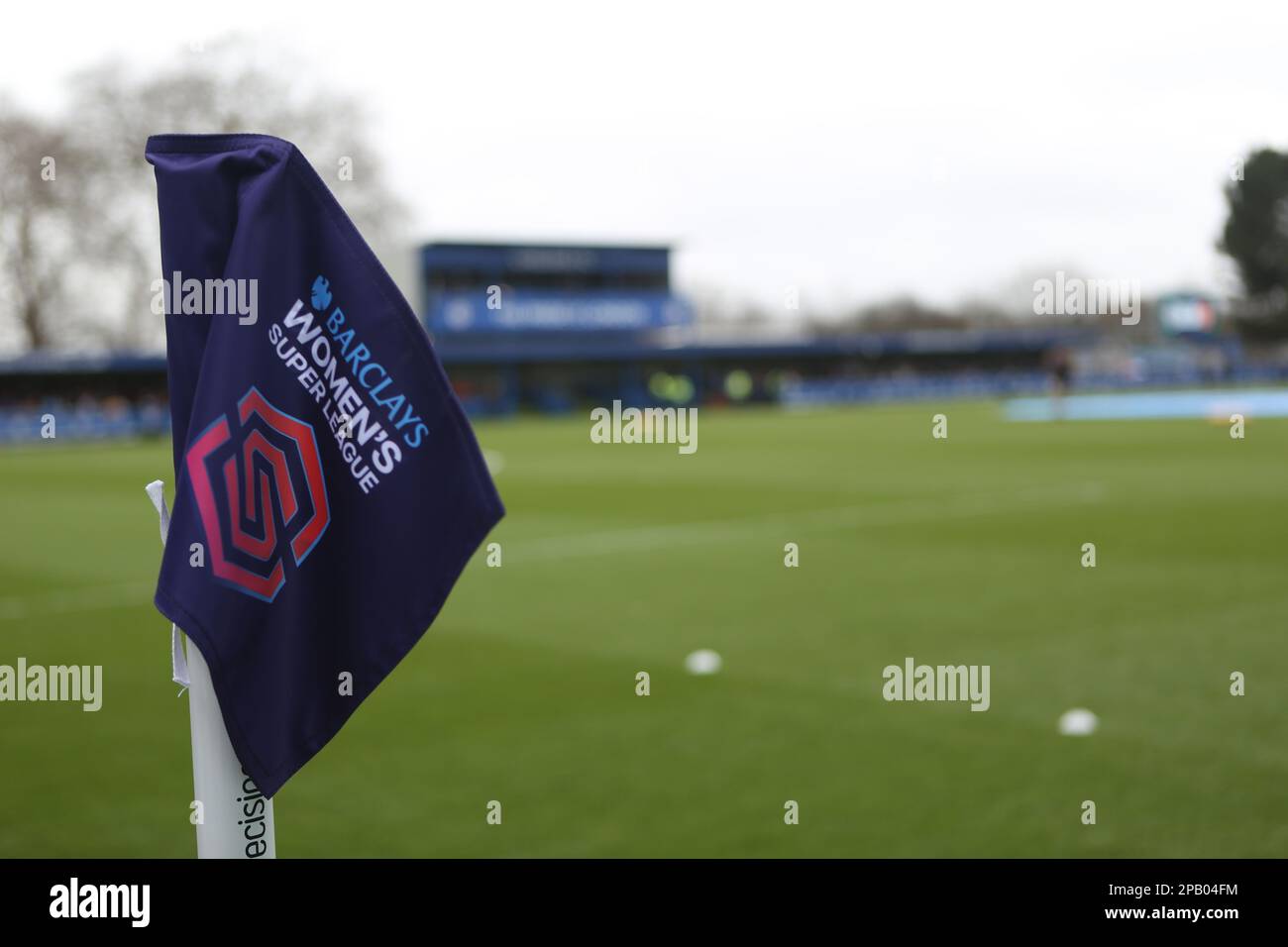 Londra, Regno Unito. 12th Mar, 2023. Londra, 12th 2023 marzo: Barclays WSL bandiera angolo durante il gioco di Barclays fa Womens Super League tra Chelsea e Manchester United a Kingsmeadow, Londra, Inghilterra. (Pedro Soares/SPP) Credit: SPP Sport Press Photo. /Alamy Live News Foto Stock