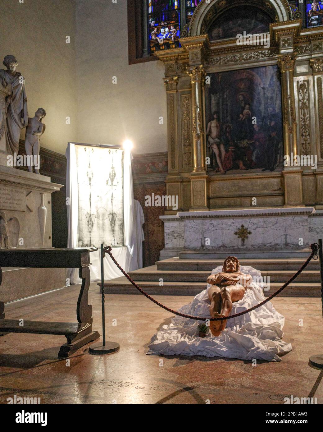 Bologna, Italia - 17 Nov 2022: Copertura del corpo di Gesù Cristo, Basilica di San Petronio Foto Stock