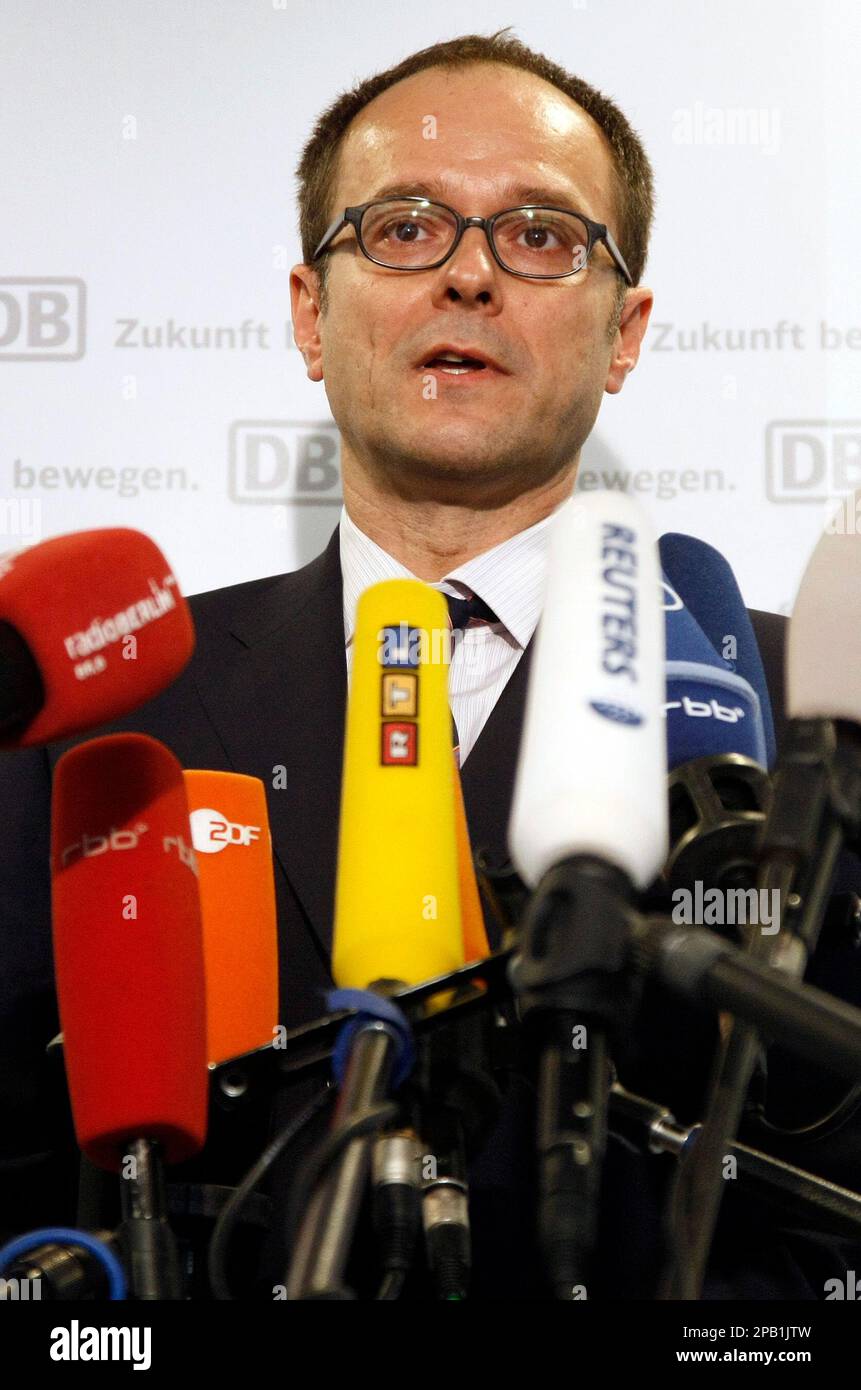 gunnar-meyer-sprecher-der-deutschen-bahn-ag-gibt-am-donnerstag-4
