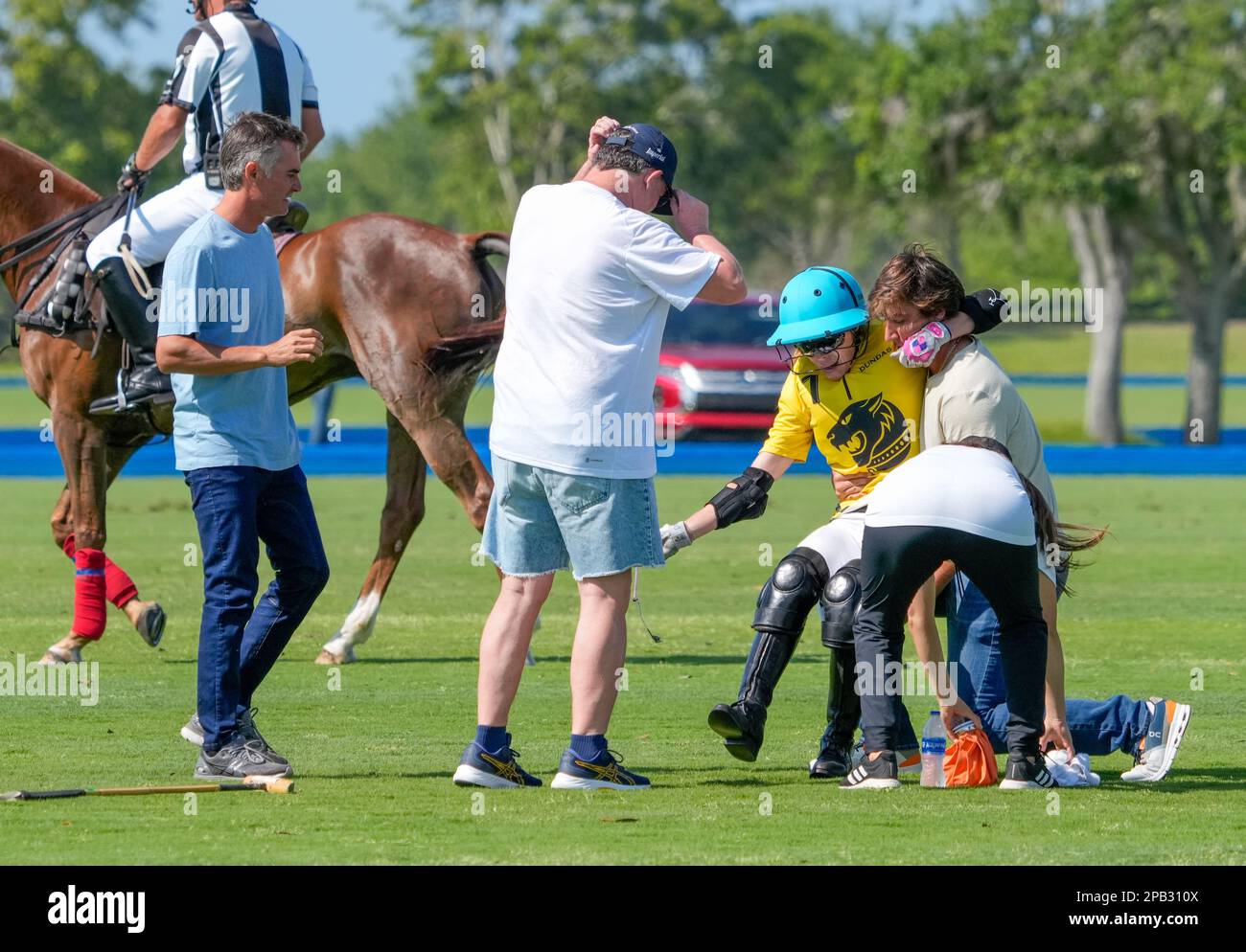 Port Mayaca, Stati Uniti. 12th Mar, 2023. 3/10/23 Port Mayaca, Florida Sarah Siegel Magness, Erica Grandomcar corse per Dundas durante la DUNDAS VS EL CID FITNESS durante la US Women's Polo 18-24 Goal Cup 2023 Semifinali, tenutosi presso il polo Port Mayaca a Port Mayaca, Florida, venerdì 10 marzo 2023. Credit: Jennifer Graylock/Alamy Live News Foto Stock