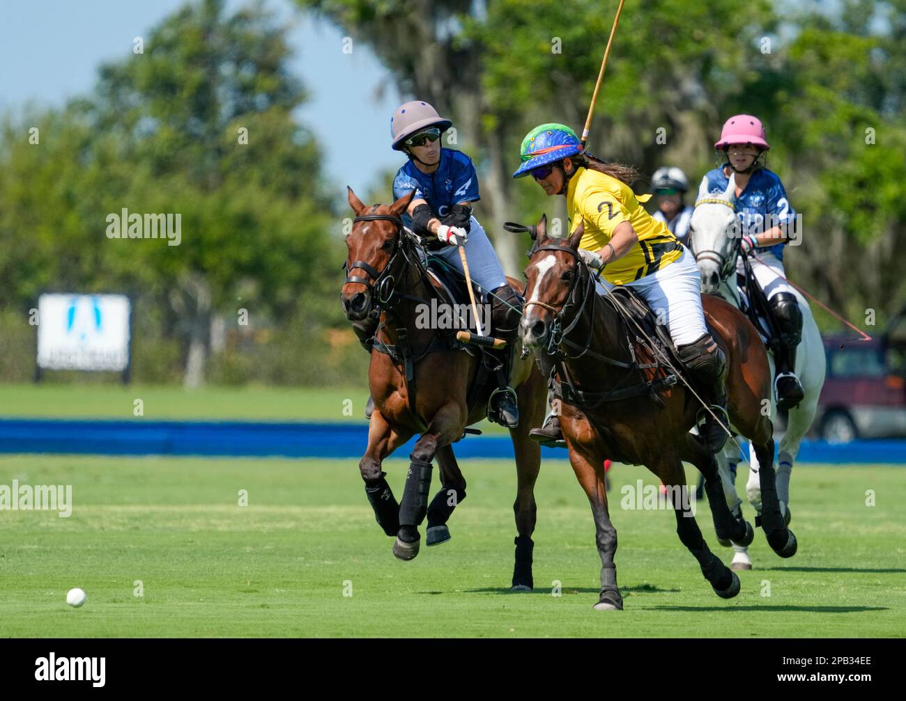 Port Mayaca, Stati Uniti. 12th Mar, 2023. 3/10/23 Port Mayaca, Florida Erica Gandomcar Rides for Dundas durante la DUNDAS VS EL CID FITNESS durante la US Women's Polo 18-24 Goal Cup 2023 semi-finali, che si tiene presso il Port Mayaca Polo Grounds a Port Mayaca, Florida, Venerdì 10 marzo 2023. Credit: Jennifer Graylock/Alamy Live News Foto Stock