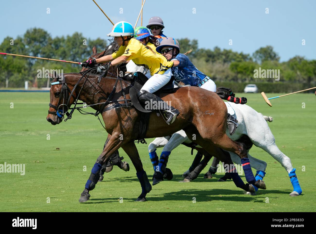 Port Mayaca, Stati Uniti. 12th Mar, 2023. 3/10/23 Port Mayaca, Florida Nina Clarkin, mia Cambiaso, Erica Gandomcar corse per Dundas durante la DUNDAS vs EL CID FITNESS durante la US Women's Polo 18-24 Goal Cup 2023 semi-finali, tenutosi presso il polo Port Mayaca a Port Mayaca, Florida, venerdì 10 marzo 2023. Credit: Jennifer Graylock/Alamy Live News Foto Stock