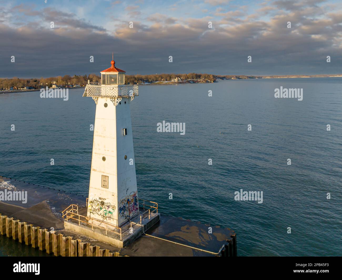 Foto aerea mattutina di Sodus Point Lighthouse, Sodus, New York. Foto Stock