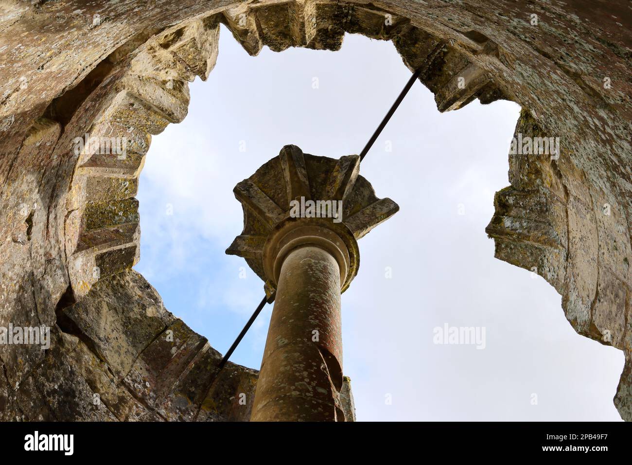 Rovine e terreni del vecchio Castello di Wardour Foto Stock