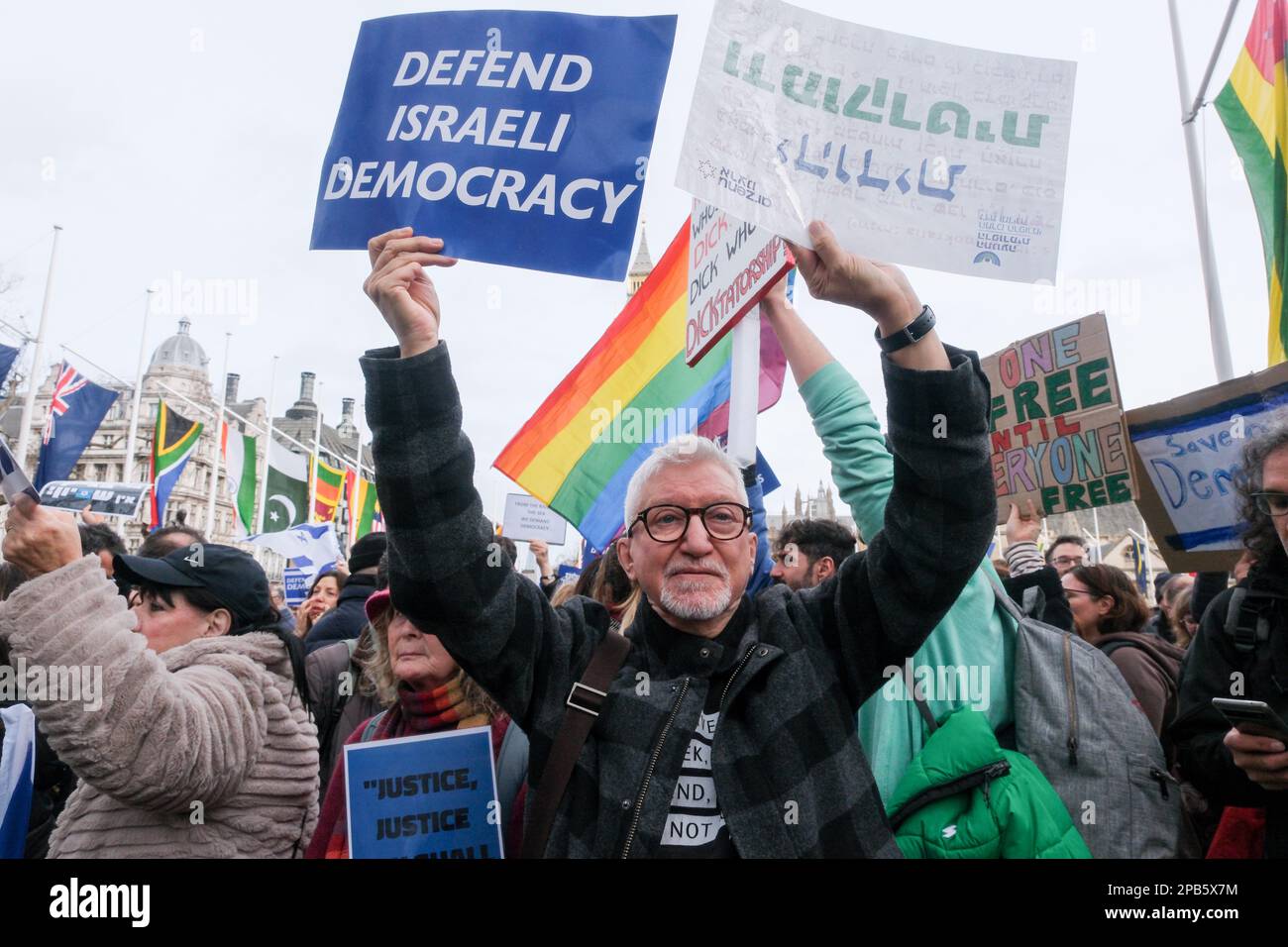 Parliament Square, Londra, Regno Unito. 12th marzo 2023. Protesta contro la democrazia in Israele, nella Piazza del Parlamento di Londra. Credit: Matthew Chattle/Alamy Live News Foto Stock