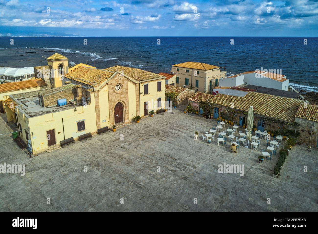 Veduta aerea del borgo marinaro siciliano di Marzamemi. Marzamemi, provincia di Siracusa, Sicilia, Italia, Europa Foto Stock