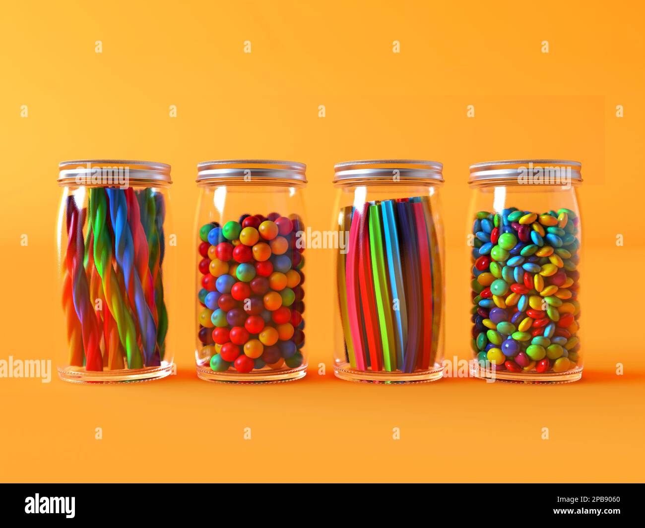 Dolci diversi in vasetti di vetro. Vasetti di vetro con diverse caramelle colorate su sfondo arancione. Tre vasetti pieni di diversi tipi di caramelle, dolci Foto Stock