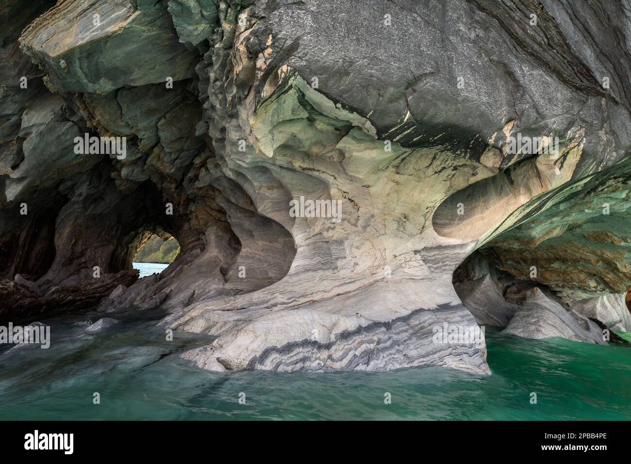 Colonne e finestre, Grotte di marmo, Lago Generale Carrera, Patagonia Foto Stock