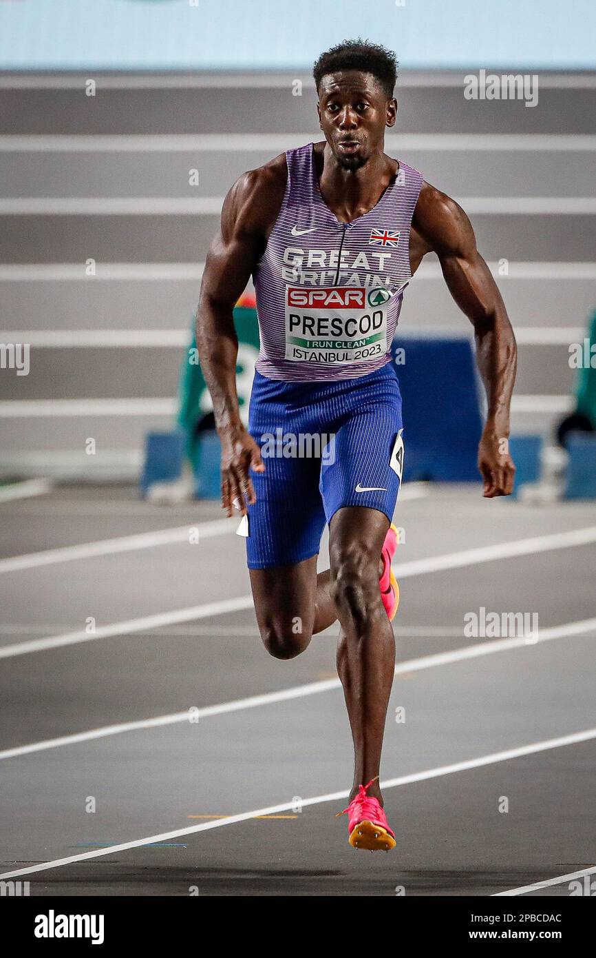 ISTANBUL, TURCHIA - 04 MARZO: REECE Prescod di Gran Bretagna compete nella gara di finale maschile 60m durante i Campionati europei di atletica indoor - Day 2 il 4 marzo 2023 a Istanbul, Turchia. (Foto di Nikola Krstic/MB Media/Getty Images) Foto Stock