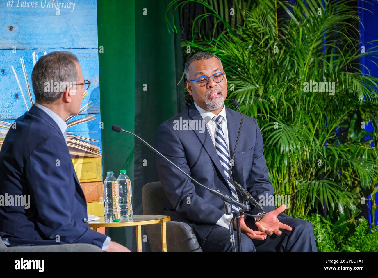 NEW ORLEANS, LA, USA - 10 MARZO 2023: Professore dell'Università di Princeton e autore Eddie Glaude Jr. Intervistati al New Orleans Book Festival Foto Stock