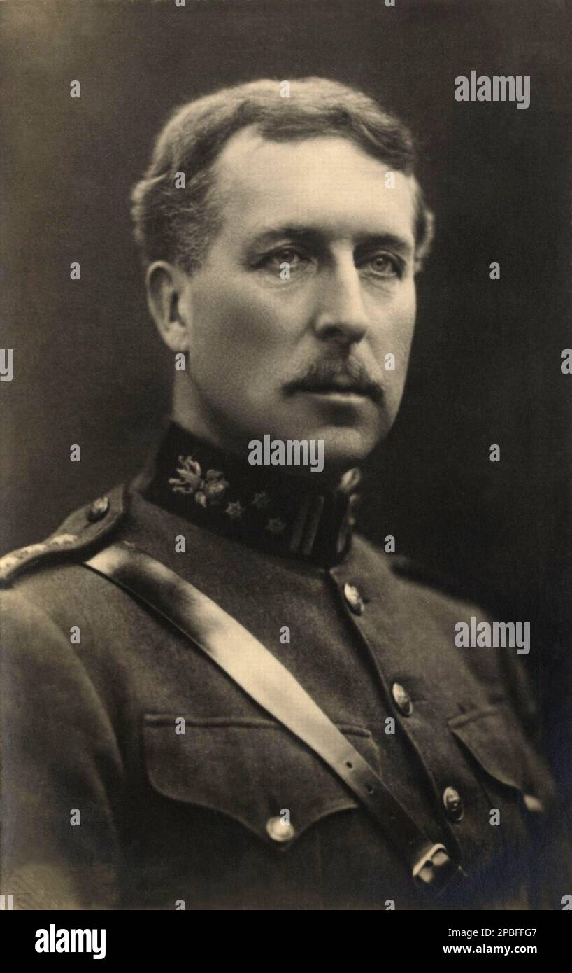 1920 ca, Bruxelles, Belgio: Re dei belgi ALBERTO i (1875-1934) Duca di SASSONIA COBURG GOTHA dal 1909 al 1934. Padre del futuro re LEOPOLDO III ( 1901 - 1983 ) , Carlo-Teodore ( 1903 - 1983 ) Conte delle Fiandre e Maria José ( 1906 - 2001 ) Regina d'Italia nel maggio 1946 . - Casa DEL BRABANTE - BRABANTE - ALBERTO - royalty - nobili - Nobiltà - BELGIO - ritratto - ritratto - uniforme militare - uniforme divisa militare - baffi --- Archivio GBB Foto Stock