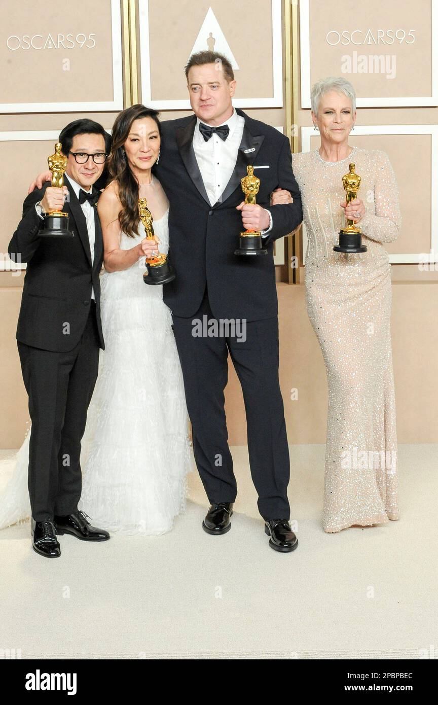 Los Angeles, California. 12th Mar, 2023. KE Huy Quan, Michelle Yeoh, Jamie Lee Curtis, Brendan Fraser nella sala stampa per 95th Academy Awards - Photo Room, Dolby Theatre, Los Angeles, CA 12 marzo 2023. Credit: Elizabeth Goodenough/Everett Collection/Alamy Live News Foto Stock