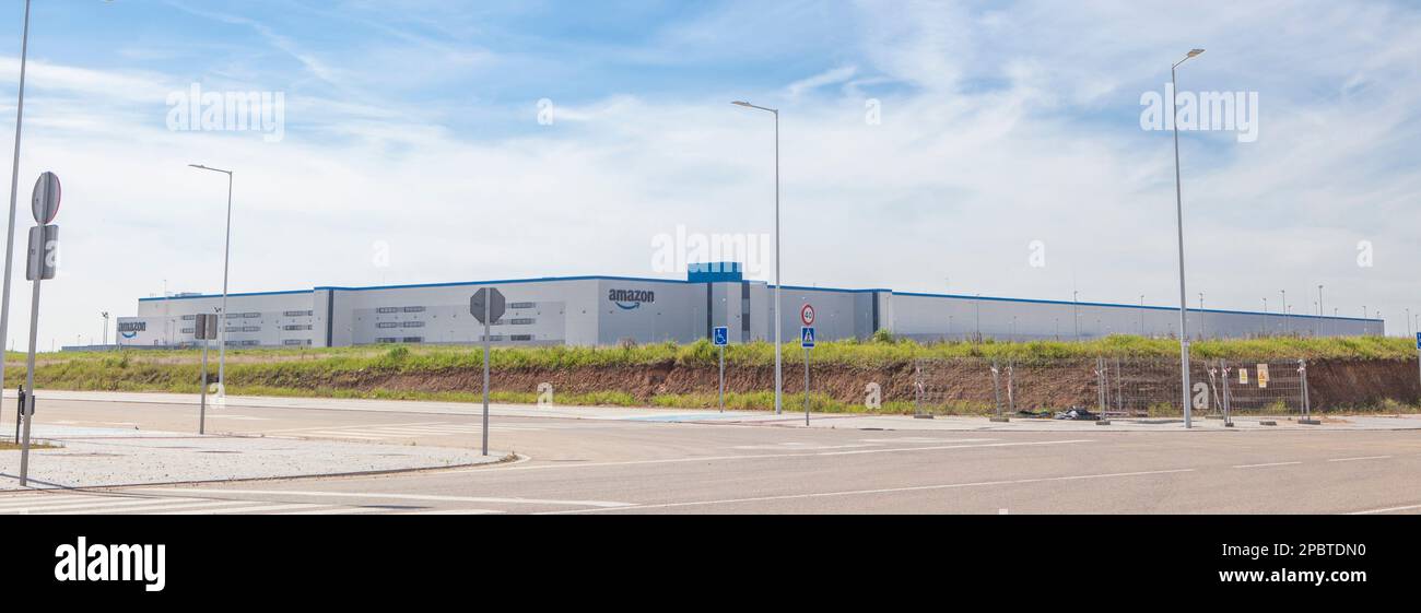 Badajoz, Spagna - 12th marzo 2023. Amazon centro di logistica edificio a Badajoz, Spagna Foto Stock