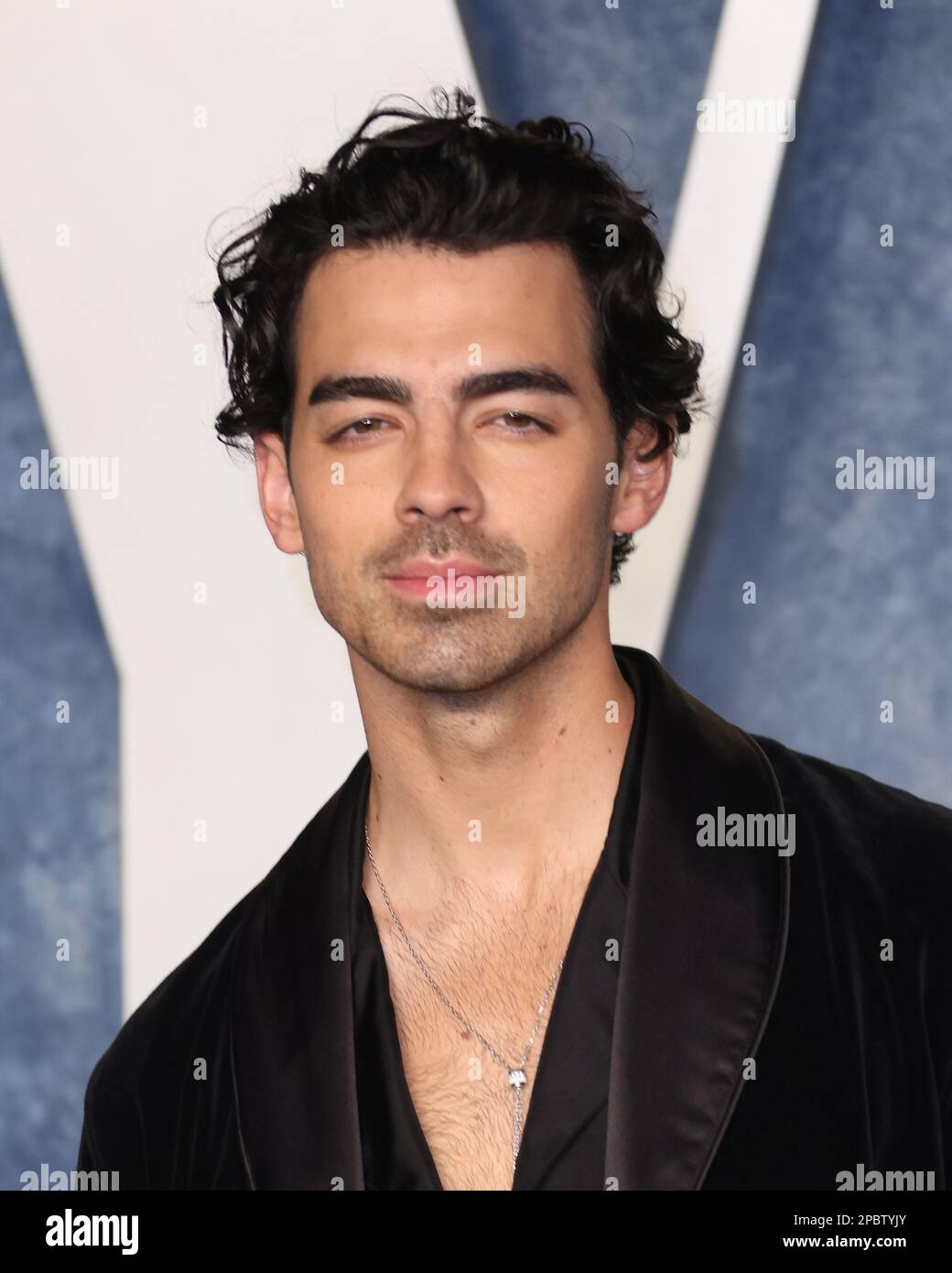 Joe Jonas partecipa al Vanity Fair Oscar Party del 2023 al Walis ...