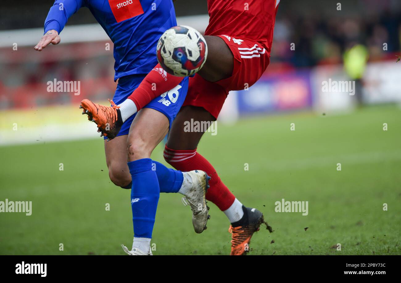 Azione durante la partita della EFL League Two tra Crawley Town e Harrogate Town al Broadfield Stadium , Crawley , Regno Unito - 11th marzo 2023 Foto Simon Dack/Telephoto Images. Solo per uso editoriale. Nessun merchandising. Per le immagini di calcio si applicano le restrizioni di fa e Premier League inc. Nessun utilizzo di Internet/cellulare senza licenza FAPL - per i dettagli contattare Football Dataco Foto Stock