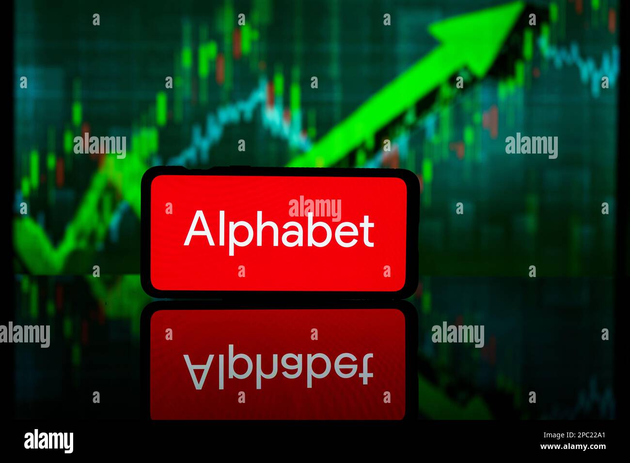 New York, Stati Uniti d'America - 2023 marzo 10: Società di Google Alphabet sul mercato azionario. Successo finanziario e profitto di Google Alphabet Foto Stock