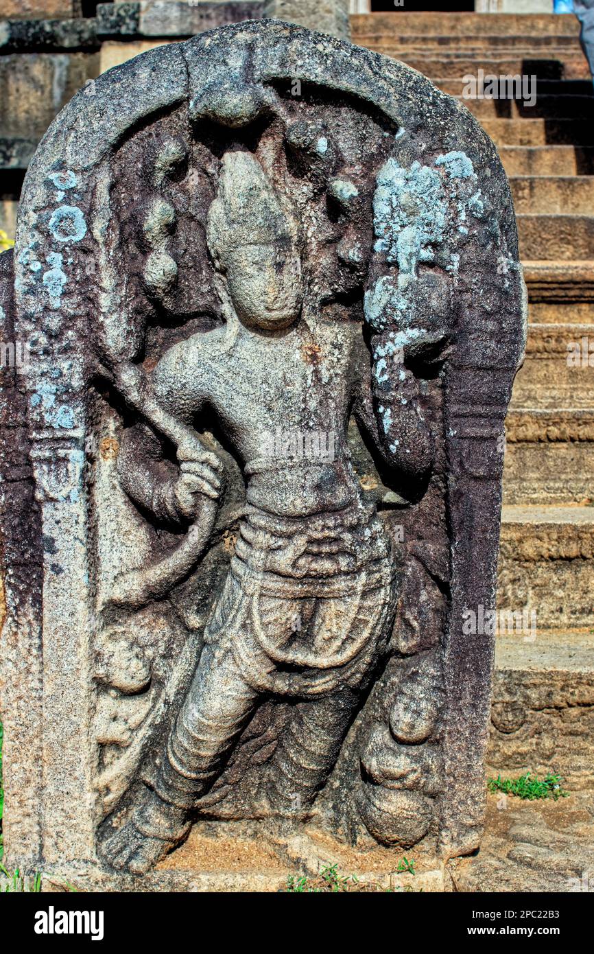 09 10 2007 DwarPal Muragala un'antica guardia in pietra intagliata Sri Lanka Asia. Foto Stock