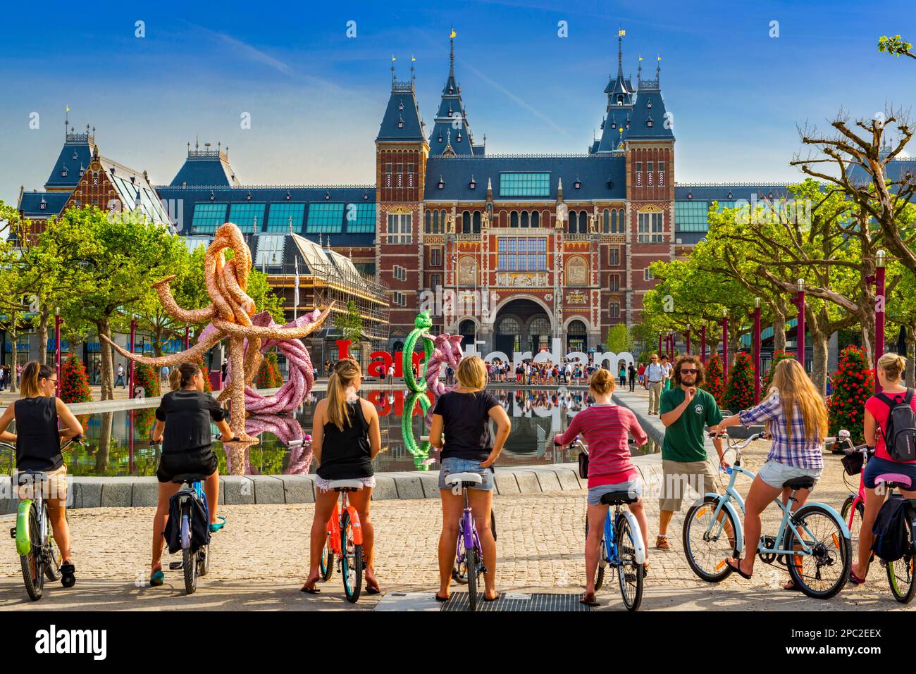 Pierre Cuypers ha progettato il Rijksmuseum, la Piazza dei Musei, Amsterdam, Paesi Bassi Foto Stock