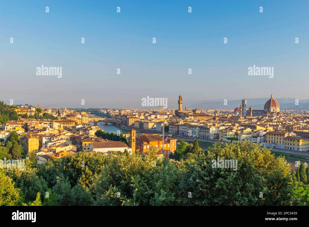 Firenze Italia, skyline della città e fiume Arno Foto Stock