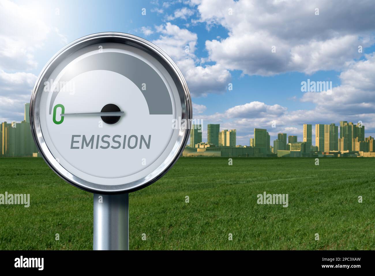 Indicatore con EMISSIONE scritta. La freccia punta a zero. Concetto di energia verde. Foto Stock