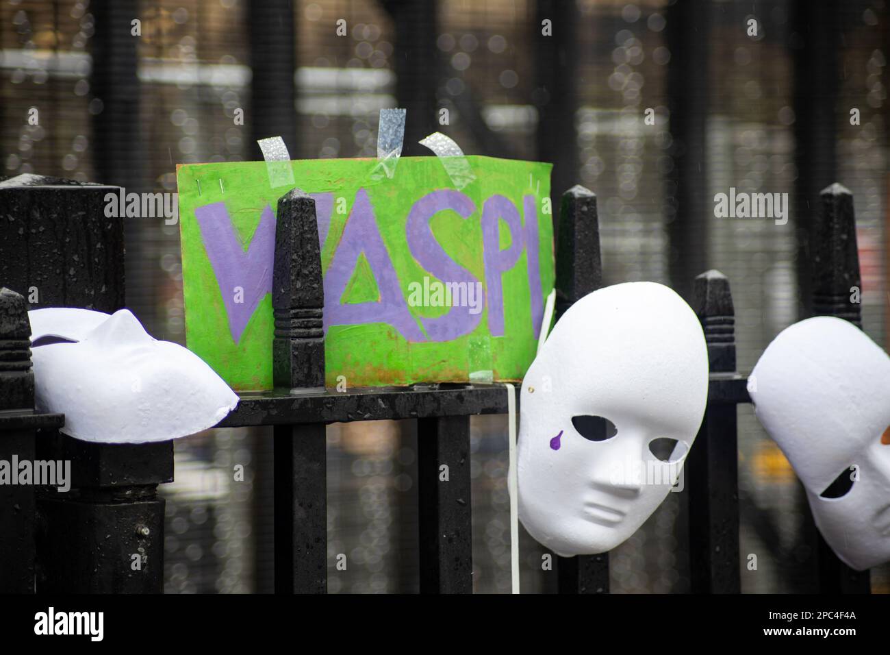 Le donne di WASPI-le donne contro la disuguaglianza pensionistica statale-hanno protestato contro il cambiamento nell'età pensionabile. Credit: Sinai Noor/Alamy Stock Photo Foto Stock