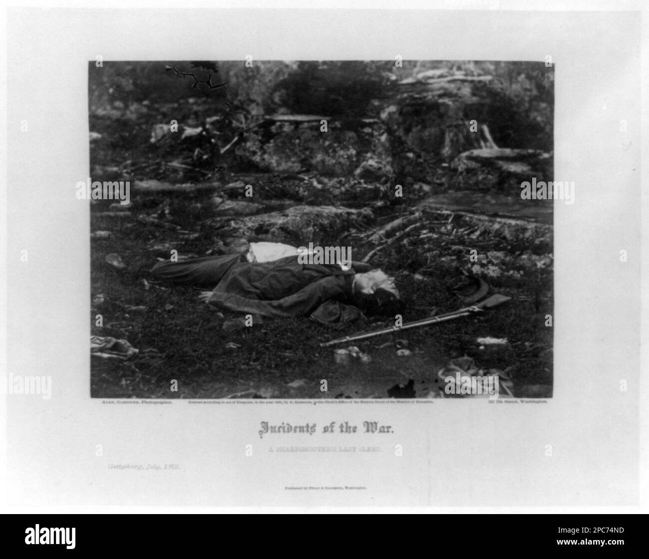 L'ultimo sonno di uno sharpshooter, Gettysburg, Pennsylvania / Alex. Gardner, fotografo.. Illus. In: Libro fotografico della guerra di Gardner / Alexander Gardner. Washington, D.C. : Philp & Solomons, [c1866], v. 1, n. 40, Copyright di A. Gardner, titolo dall'articolo. Vittime di guerra, Pennsylvania, Gettysburg, 1860-1870, Gettysburg, Battle of, Gettysburg, Pa, 1863, Stati Uniti, Storia, Guerra civile, 1861-1865, vittime. Foto Stock