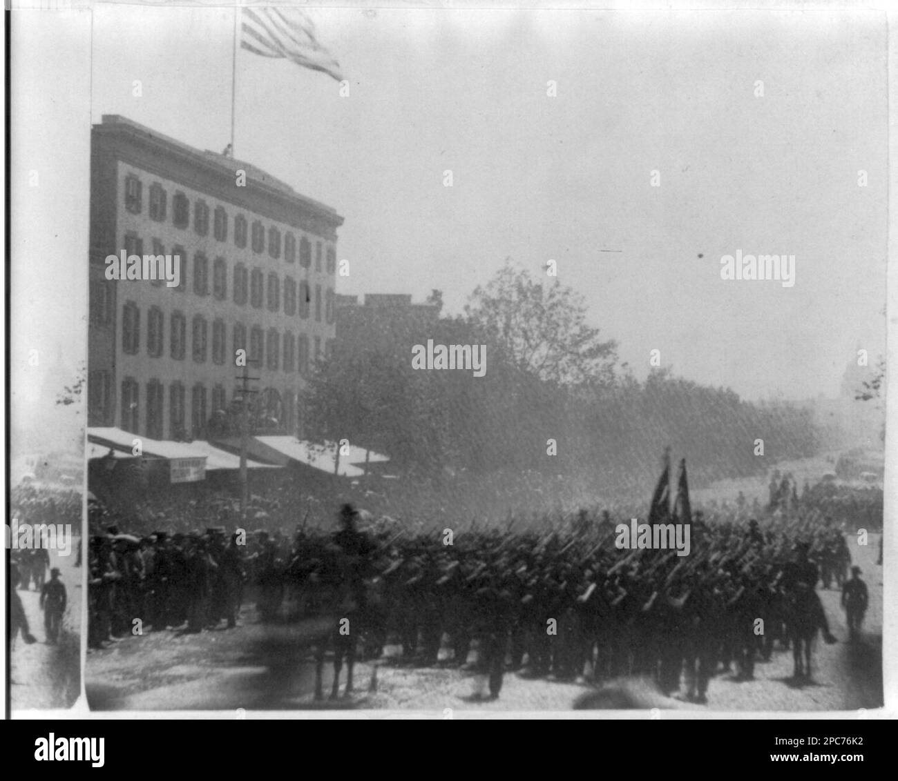 La Grand Review. Collezione di fotografie della Guerra civile . Parate e cerimonie militari, Washington (D.C.), 1860-1870, soldati, Unione, 1860-1870, Stati Uniti, Storia, Guerra civile, 1861-1865, Commemorazione, Washington (D.C.) , Stati Uniti, Storia, Guerra civile, 1861-1865, Personale militare, Unione. Foto Stock