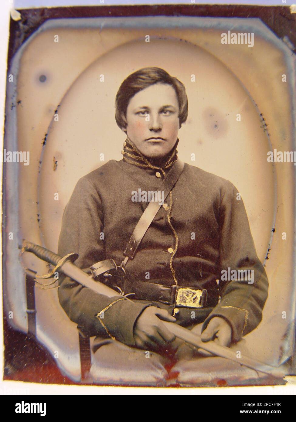 Soldato non identificato in uniforme Unione con spada. Stati Uniti, Esercito, persone, 1860-1870, soldati, Unione, 1860-1870, uniformi militari, Unione, 1860-1870, Daggers & spade, 1860-1870, Stati Uniti, Storia, Guerra civile, 1861-1865, personale militare, Unione. Foto Stock
