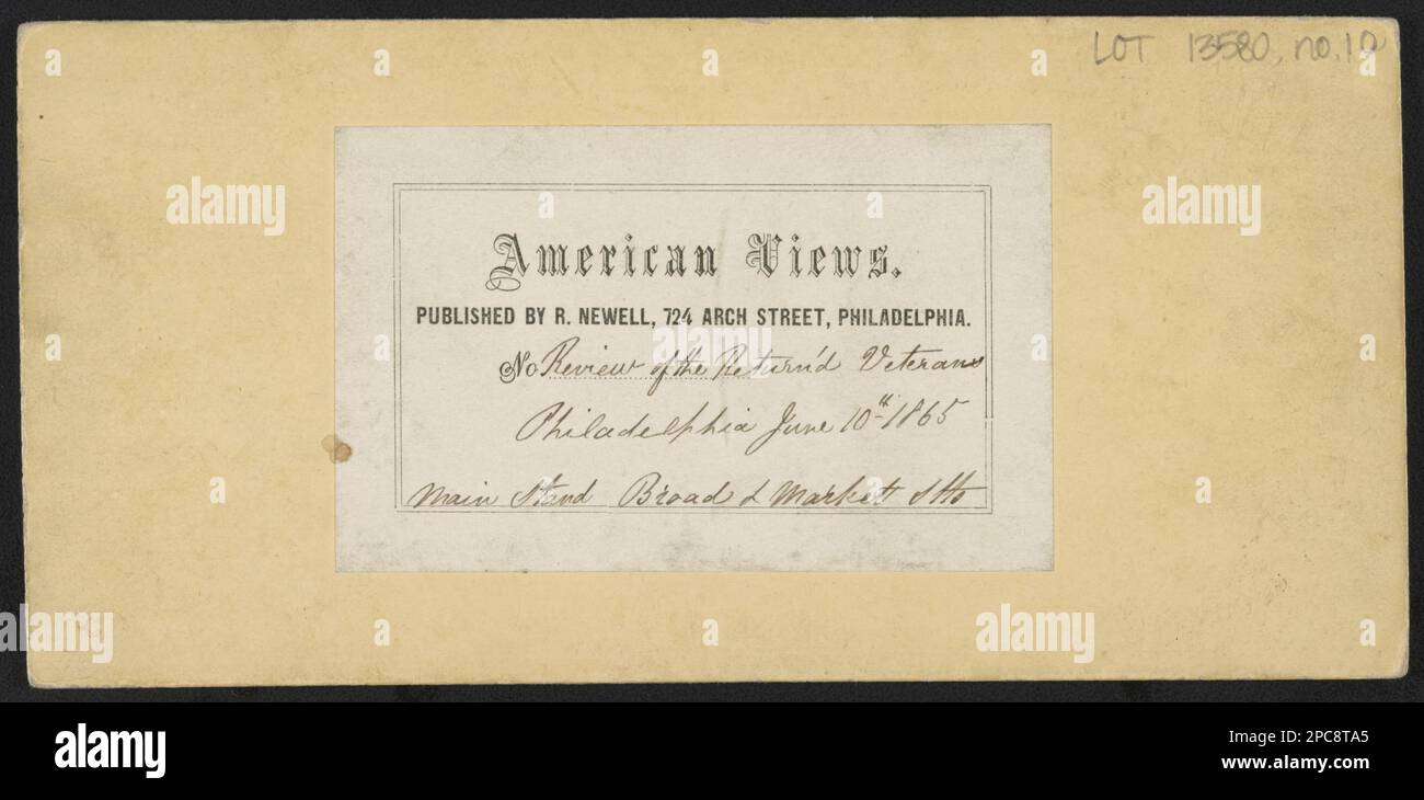 Recensione dei veterani di ritorno, Philadelphia, stand principale, Broad & Market Sts.. Titolo da elemento, viste americane. Revisione stand, Pennsylvania, Filadelfia, 1860-1870, veterani, Pennsylvania, Philadelphia, 1860-1870, Stati Uniti, Storia, Guerra civile, 1861-1865, personale militare, Pennsylvania, Philadelphia. Foto Stock