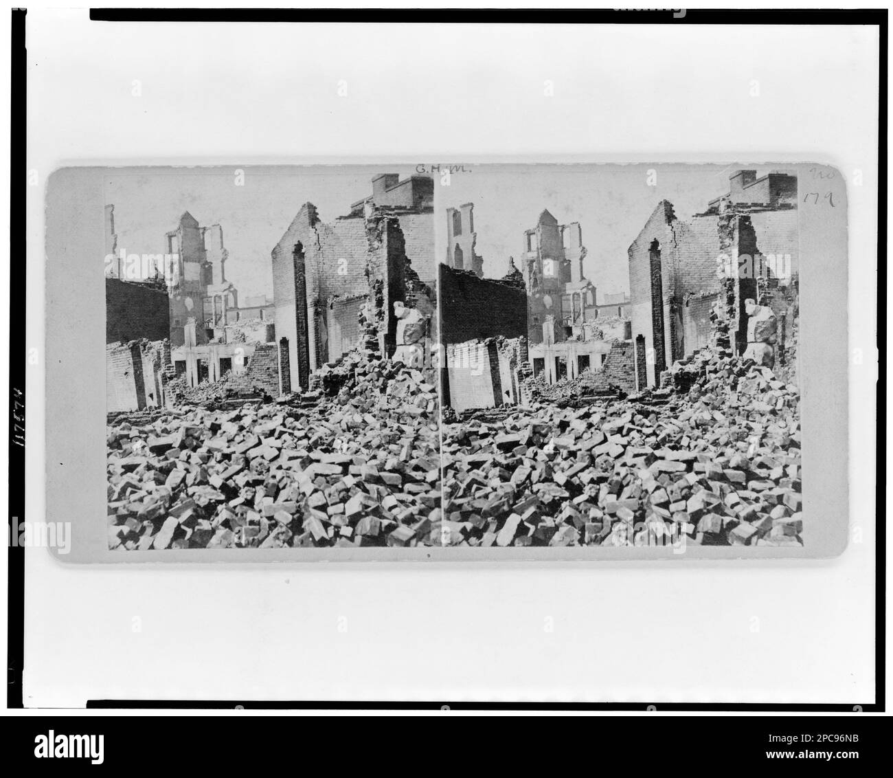 Vista di Richmond, Virginia, alla fine della ribellione. Collezione di fotografie della Guerra civile . Edifici, Virginia, Richmond, 1860-1870, danni di guerra, Virginia, Richmond, 1860-1870, Stati Uniti, Storia, Guerra civile, 1861-1865, distruzione e saccheggio, Unione, Virginia, Richmond, Richmond (Virginia), History, Civil War, 1861-1865. Foto Stock