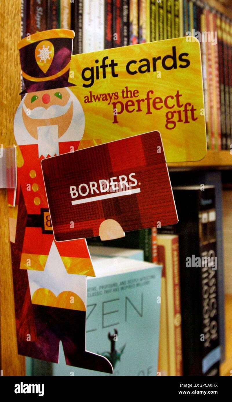 A gift card sign is displayed at a Border's store in Bethel Park, Pa., Tuesday, Nov. 21, 2006. Borders Group Inc. releases third-quarter earnings. (AP Photo/Gene J. Puskar) Foto Stock