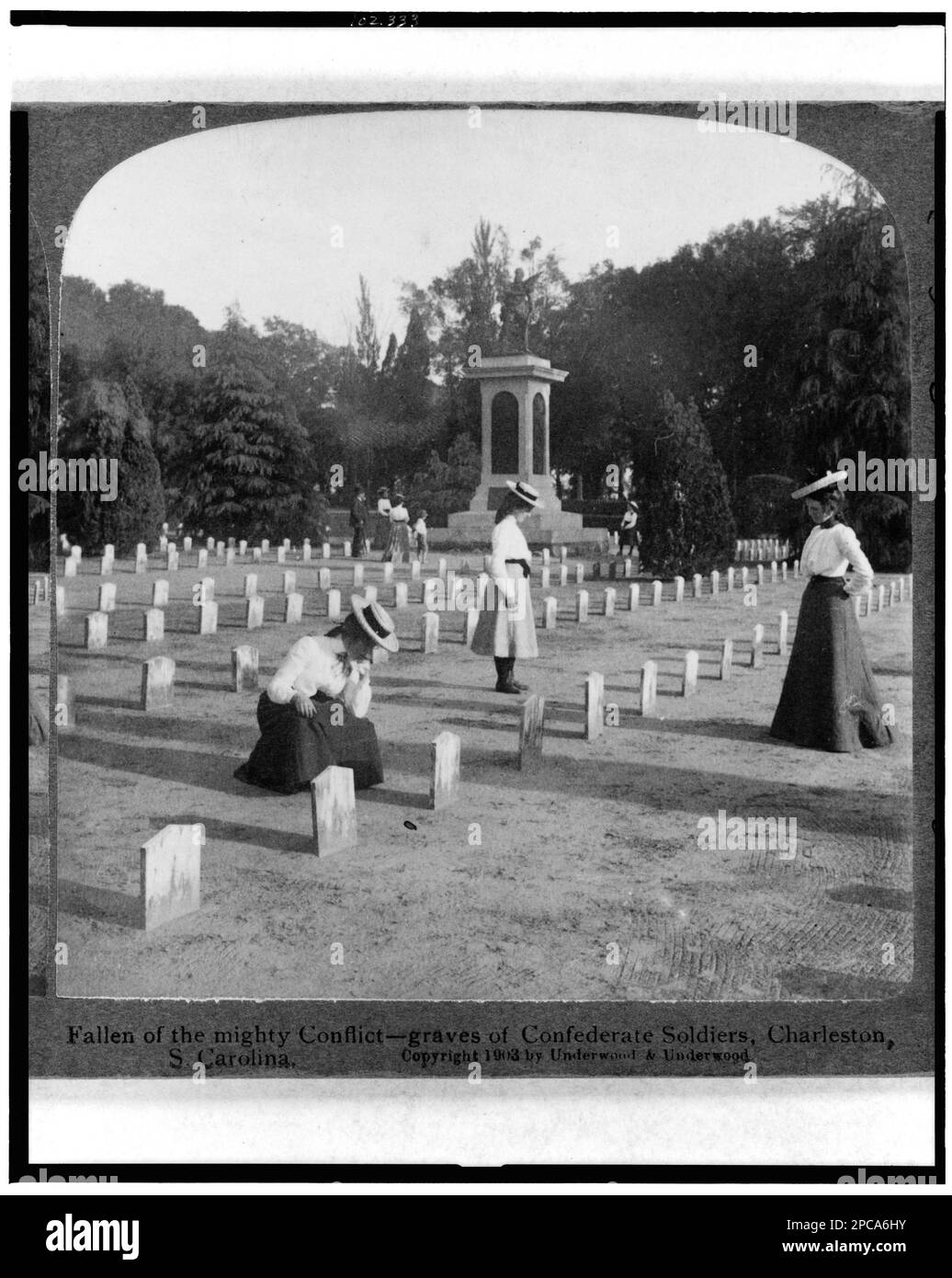 Caduto del conflitto possente - tombe dei soldati confederati, Charleston, S. Carolina. H29769 STATI UNITI Copyright Office, titolo da elemento. Cemeteries, South Carolina, Charleston, 1900-1910, Stati Uniti, Storia, Guerra civile, 1861-1865, Cimiteri, Confederato, Charleston (S.C.), 1900-1910. Foto Stock