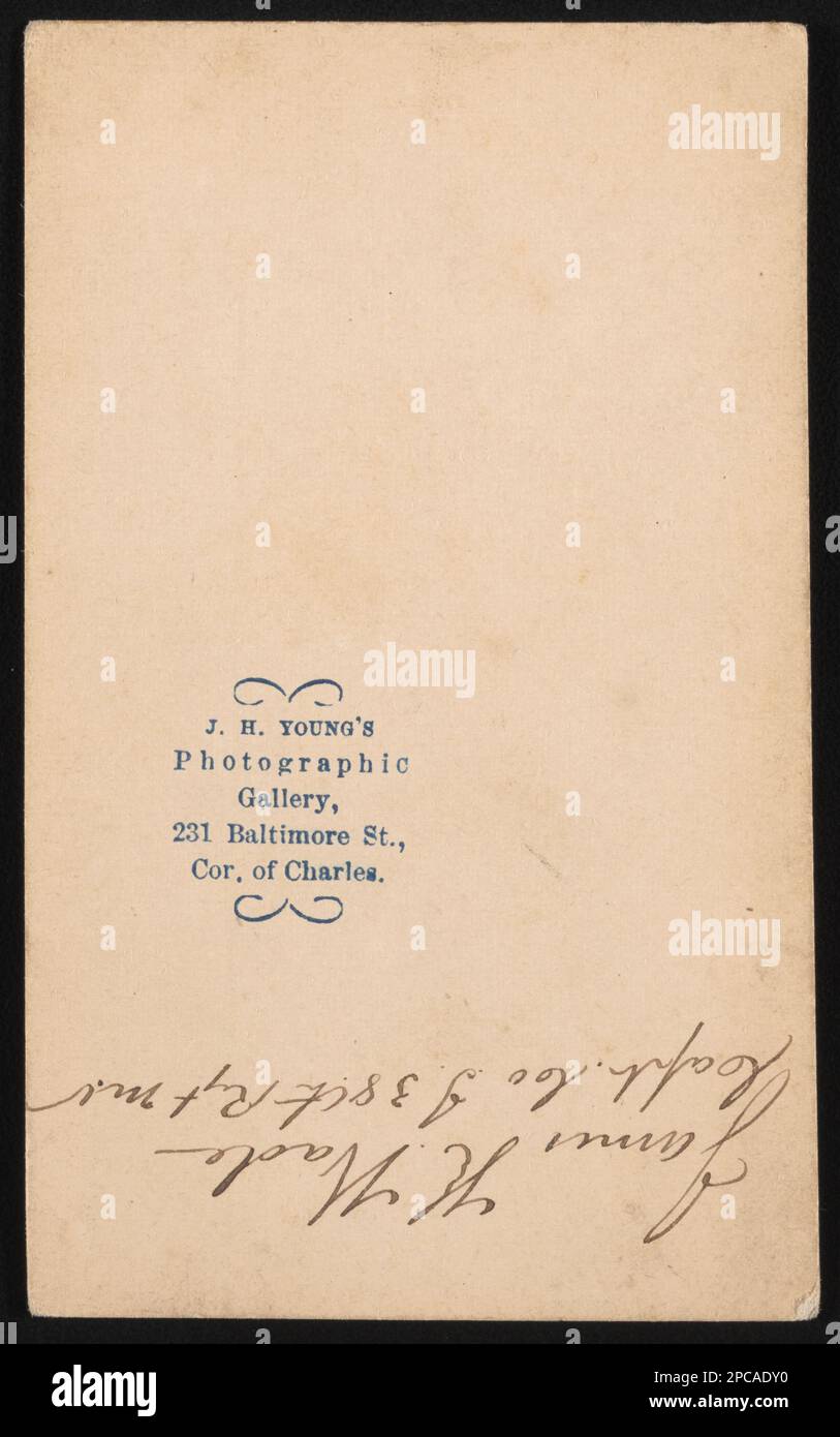 Capitano James Hervey Wade di Co.. I, 38th Massachusetts Infanty Regiment and Co. C, 4th Massachusetts Heavy Artillery Regiment in uniforme con spada / J.H. Young's Photographic Gallery, 231 Baltimore St., Cor. Di Charles.. Liljenquist Famiglia Collezione di fotografie della Guerra civile , pp/liljpaper. Wade, James Hervey, 1839-1907, Stati Uniti, Army, Massachusetts Infanty Regiment, 4th (1861-1863), persone, Stati Uniti, Army, Massachusetts Infanty Regiment, 38th (1862-1865), persone, soldati, Unione, 1860-1870, uniformi militari, Unione, 1860-1870, Daggers & spade, 1860-1870, Stati Uniti, Storia Foto Stock
