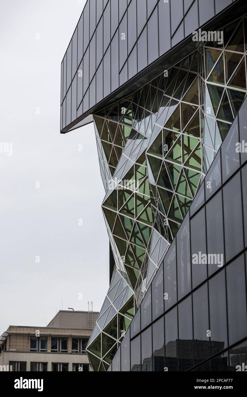 Berlino, Germania 12-05-2020 dettaglio del nuovo edificio Axel Springer progettato da REM Koolhaas fondatore dell'Office for Metropolitan Architecture OMA Foto Stock