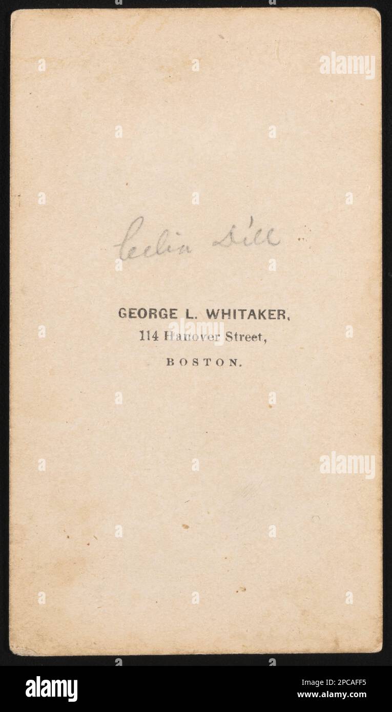 Primo Sergente Nathaniel B. Smith di Co.. A, 58th Massachusetts Fanteria reggimento in uniforme con spada / George L. Whitaker, 114 Hanover Street, Boston.. Liljenquist Famiglia Collezione di fotografie della Guerra civile , pp/liljpaper. Smith, Nathaniel B, approssimativamente 1841-1864, Stati Uniti, esercito, Massachusetts Infanty Regiment, 58th (1864-1865), persone, soldati, Unione, 1860-1870, uniformi militari, Unione, 1860-1870, Daggers & spade, 1860-1870, Stati Uniti, Storia, Guerra civile, 1861-1865, Personale militare, Unione. Foto Stock