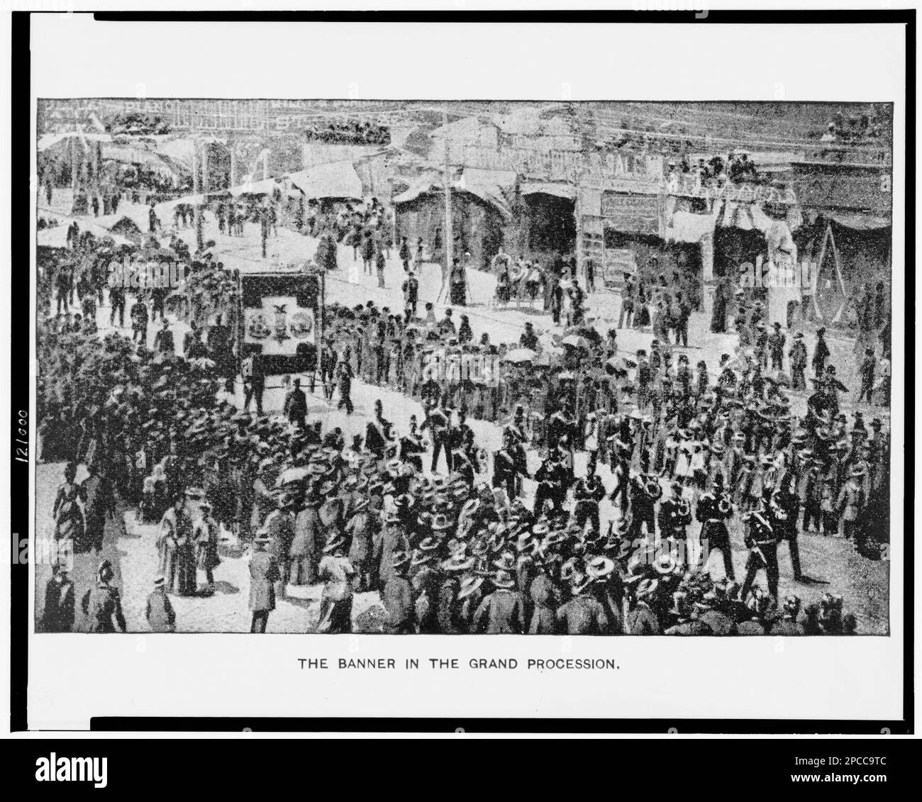 Il banner nella grande processione. Illus. In: Souvenir, presentato dal Dipartimento di New York, al Dipartimento della California, Grande Esercito della Repubblica, a National Encampment, San Francisco, Cal, 1886 agosto, P. 47, Copyright di Grand Army Publishing Co.. Grand Army of the Republic, Commemoration, California, San Francisco, 1880-1890, Sfilate e processioni, California, San Francisco, 1880-1890, Banners, 1880-1890, Stati Uniti, Storia, Guerra civile, 1861-1865, Commemorazione. Foto Stock