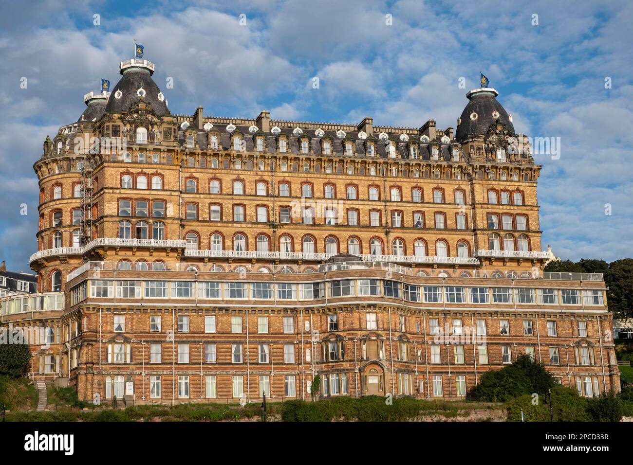 Il Grand Hotel di Scarborough. Costruito nel 1863, il Grand si erge orgoglioso della South Bay. 413 camere, quando fu costruita era la struttura in mattoni più lagorata di E. Foto Stock