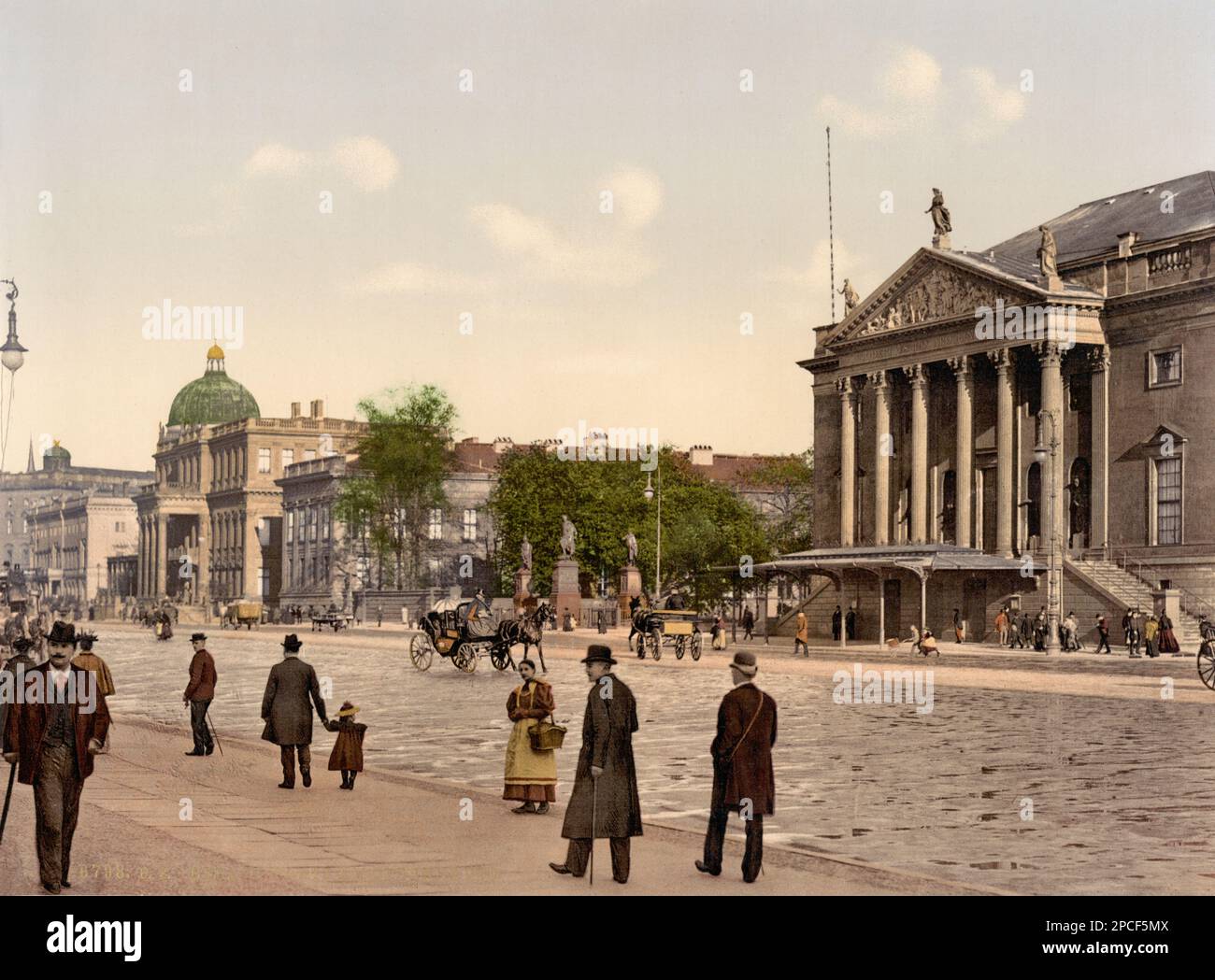 1895 ca , BERLINO , GERMANIA : l'OPERA PLACE . Colori di stampa fotocromi a cura di Detroit Publishing Co.Publishing , USA . - TEATRO - TEATRO - TEATRO - PIAZZA - FOTO STORICHE - FOTO STORICHE - - GEOGRAFIA - GEOGRAFIA - ARCHITETTURA - ARCHITETTURA - VECCHIA EUROPA - EUROPA VECCHIA - GERMANIA - BERLINO - LIRICA ---- Archivio GBB Foto Stock