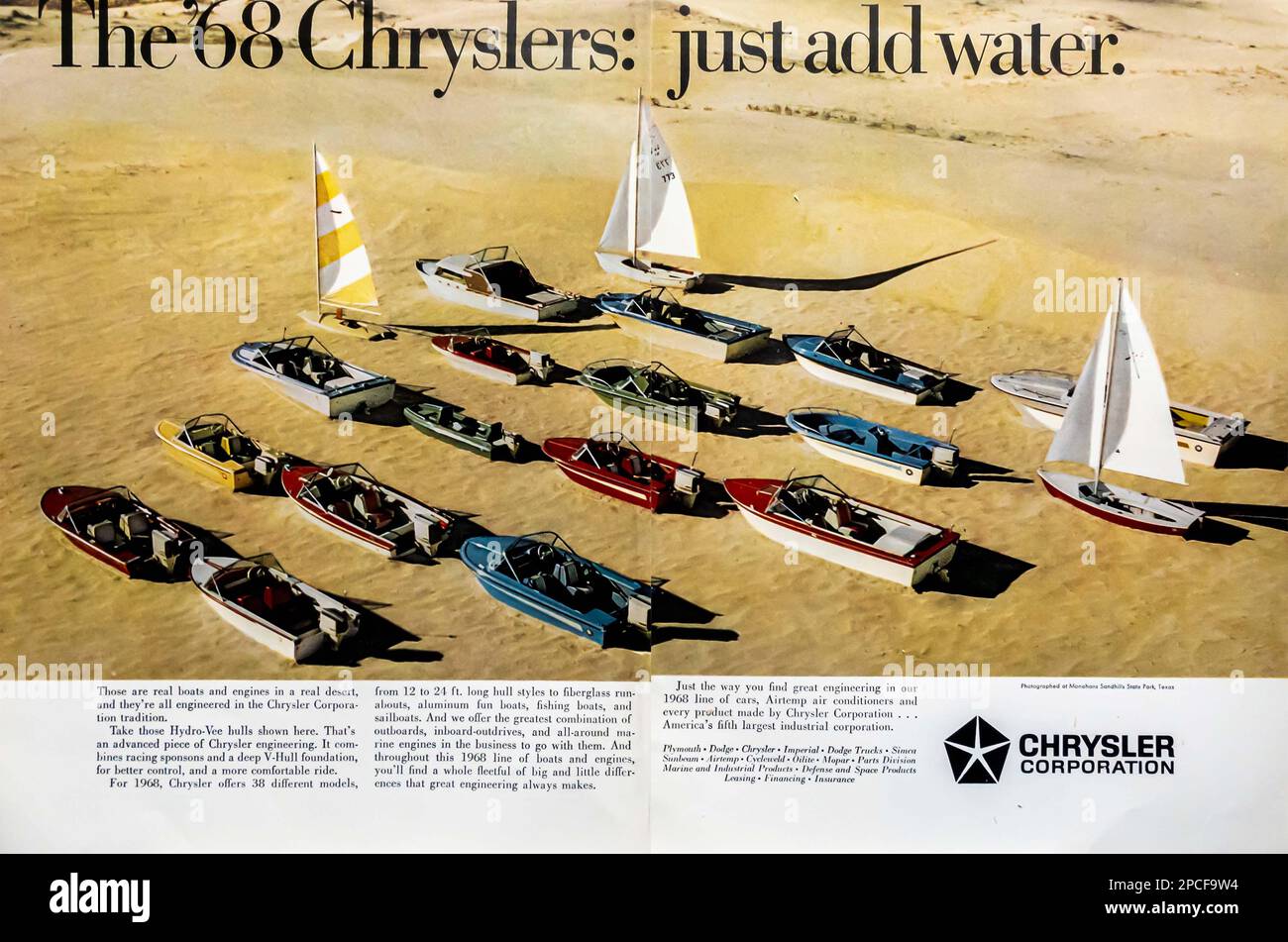 '68 Chrysler pubblicità in una rivista NatGeo luglio 1968 - basta aggiungere la campagna acqua Foto Stock