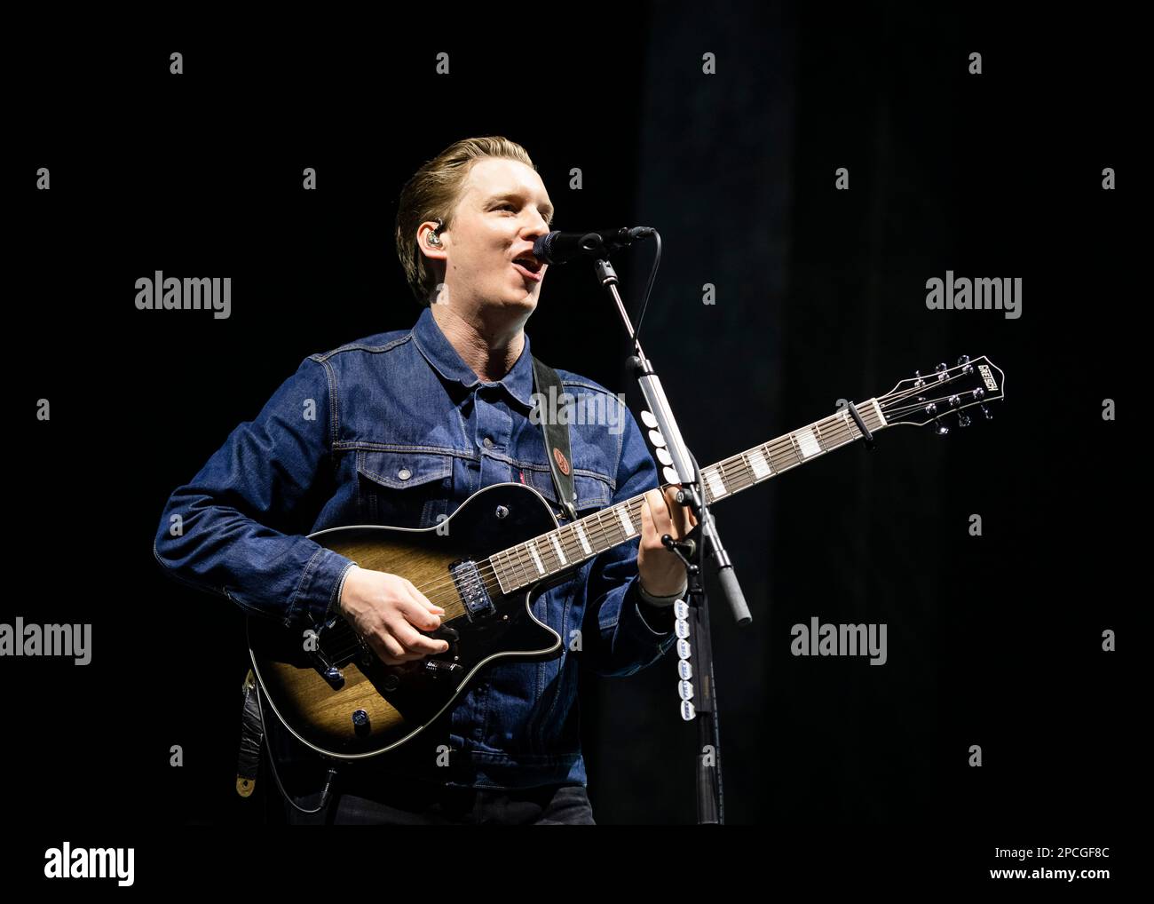 Londra, Regno Unito, lunedì 13th marzo 2023 George Ezra si esibisce dal vivo sul palco presso la 02 Arena Greenwich. Credit: DavidJensen / Empics Entertainment / Alamy Live News Foto Stock