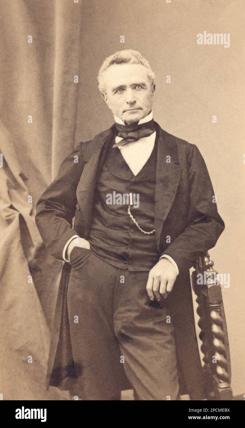 1860 ca , Parigi , FRANCIA : lo scrittore francese , storico , archeologo PROSPERA Merimé ( 1803 - 1870 ). Foto di G. Penabert , Parigi - LETTERATO - SCRITTORE - LETTERATURA - LETTERATURA - STORICO - ARCHEOLOGO - ARCHEOLOGIA - cravatta papillon - cravatta - foto STORICHE - STORIA ---- Archivio GBB Foto Stock