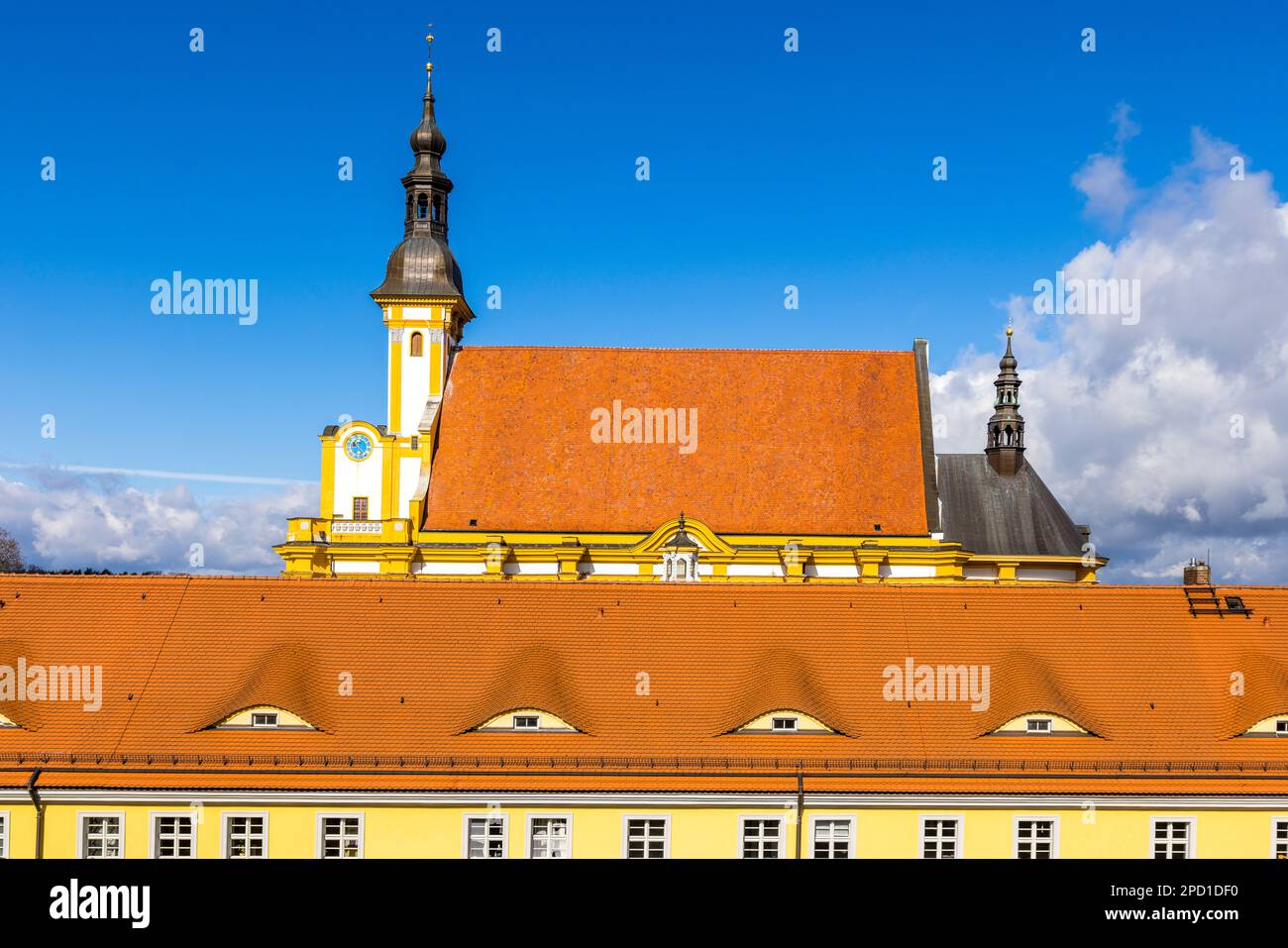 Monastero barocco di Neuzelle, Germania. La Collegiata cattolica dell'Assunzione della Vergine Maria nel Monastero di Neuzelle con annessi Foto Stock