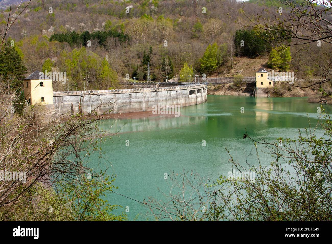 Una diga su un fiume LAquila - Teramo Italia Foto Stock